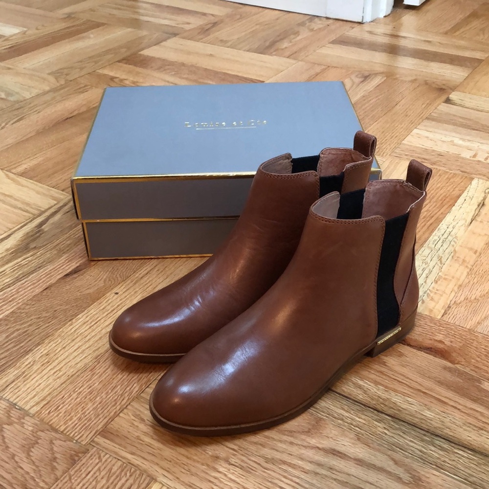 Louise er Cie tan Chelsea booties 8.5